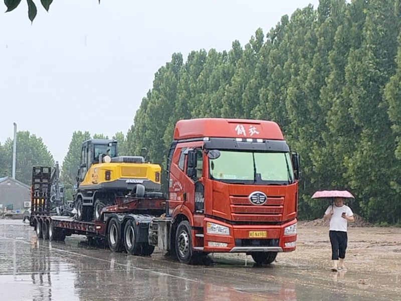 寶鼎抓木機，風(fēng)雨無阻，快速服務(wù)客戶的承諾