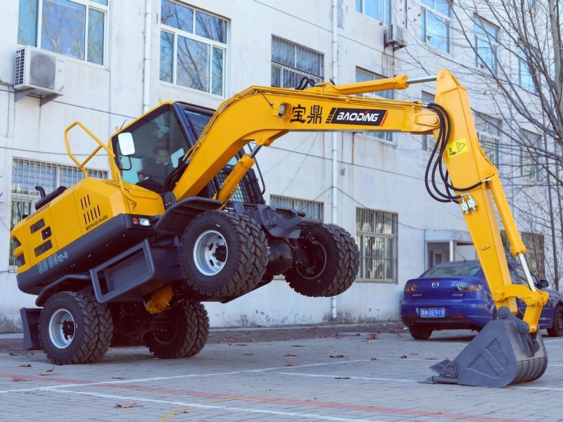 寶鼎輪式挖掘機(jī)廠家