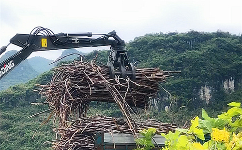 輪式挖掘機(jī)抓木機(jī)