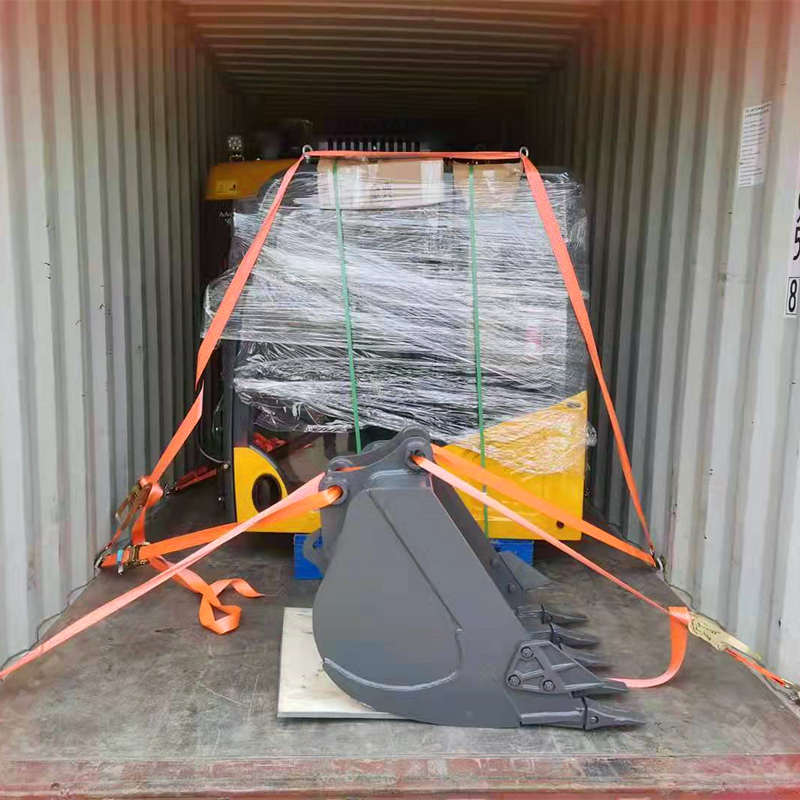 出口輪式挖掘機(jī)裝柜
