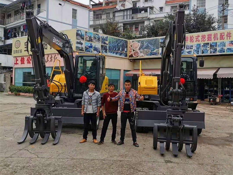 廣西抓木機-寶鼎新款95S輪式抓木機客戶交車記錄