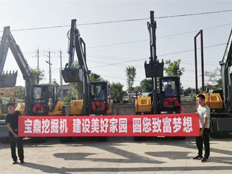 遼寧沈陽公路養(yǎng)護段訂購寶鼎95輪式挖掘機